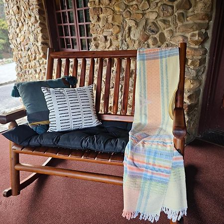 Hilltop Manor B&B Hot Springs Dış mekan fotoğraf