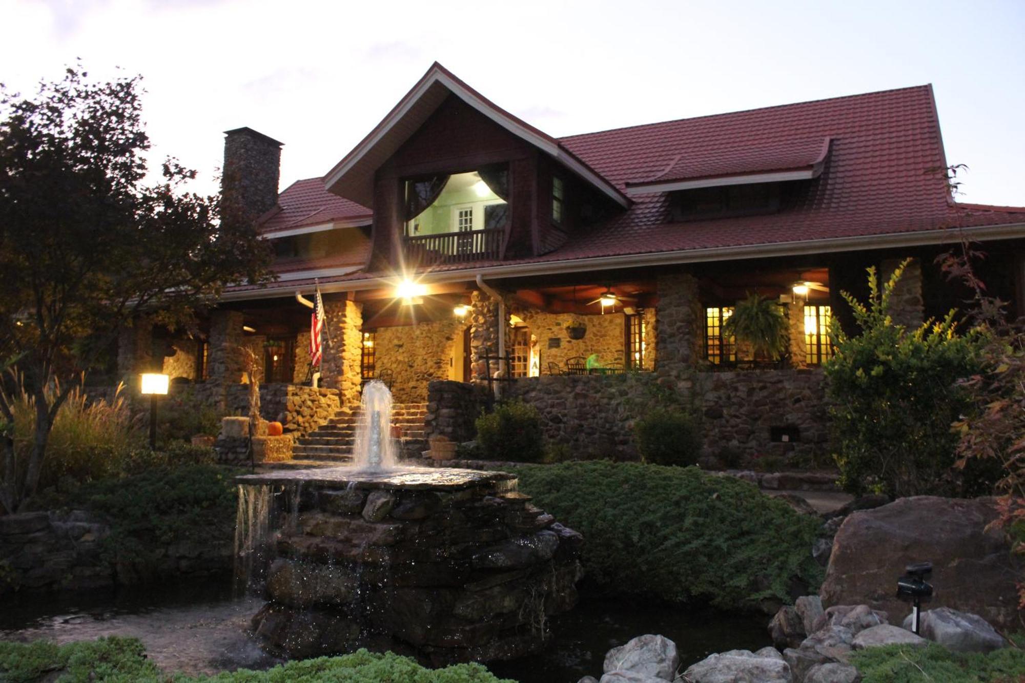 Hilltop Manor B&B Hot Springs Dış mekan fotoğraf